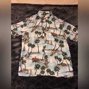 Hawaiian Batik Bay collared shirt (size medium)